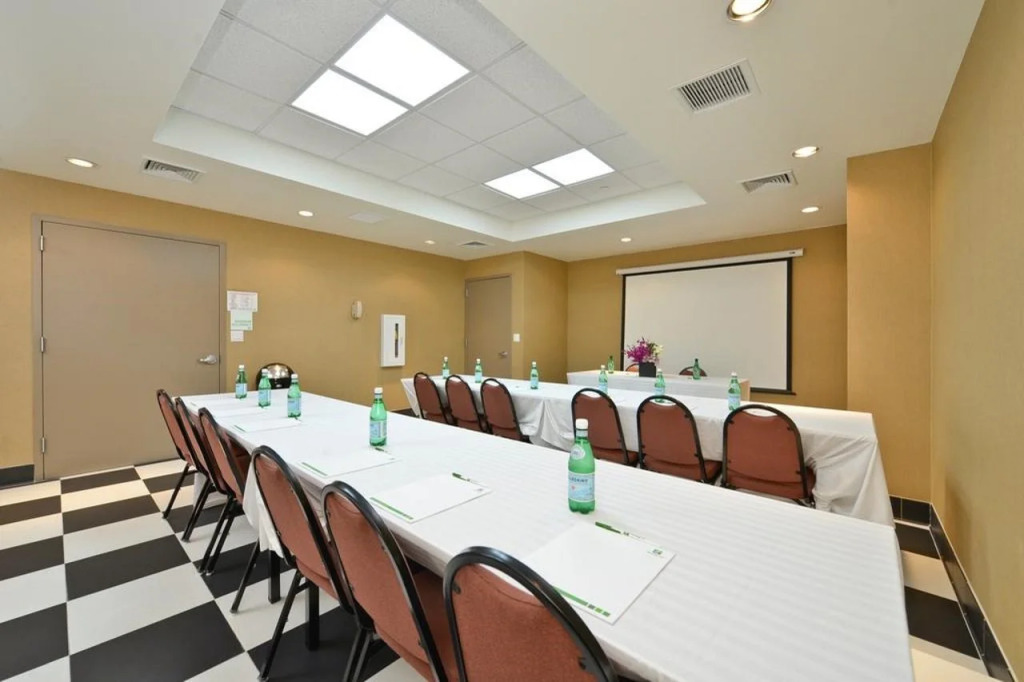 Holiday Inn Lower East Side by IHG