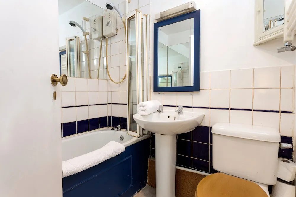 1 Bed Chic Apartments in Chelsea Central London FREE WIFI by City Stay Aparts London