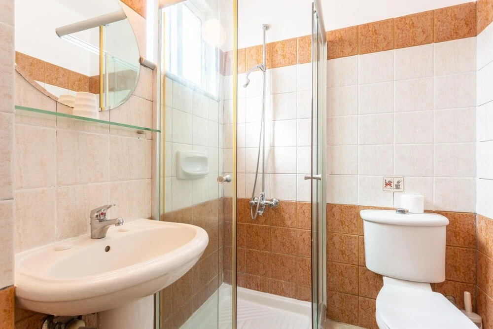 Villa Chrysanthemum Large Private Pool Walk to Beach A C Wifi
