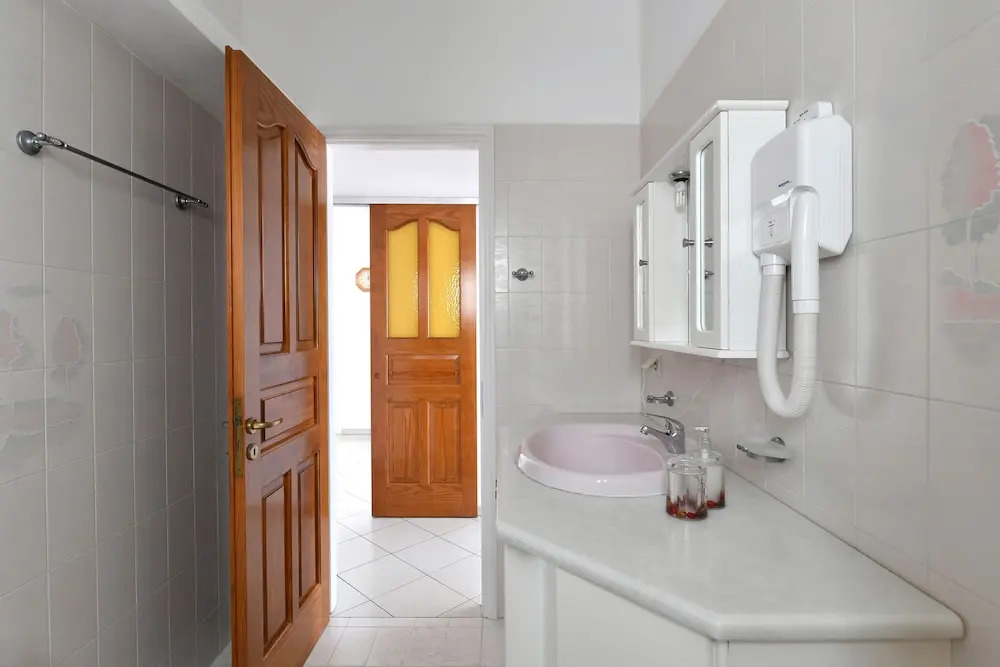 Hara Studios and Apartments