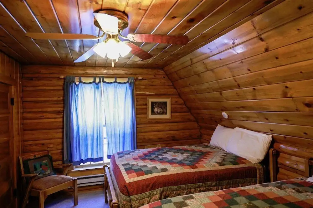Twin Pines Lodge & Cabins