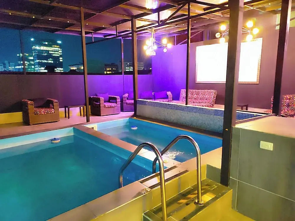 $ PROMO $ Big Rooftop Apt 10 BDRM w/Pool @Poblado