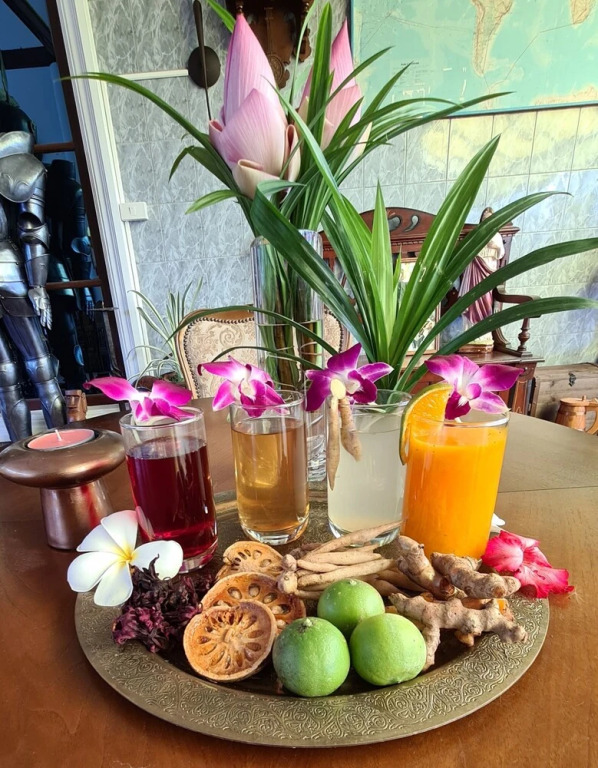 Beautiful bungalow with shared outdoor pool and 2 km from the sandy beach