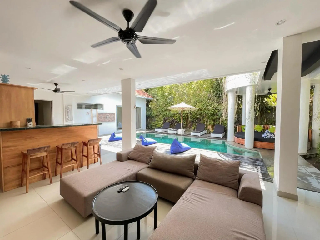 3BR Del Mar Beach Villas Near La Plancha Seminyak