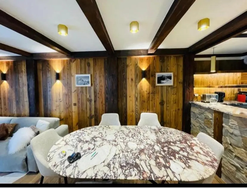 Luxury suite 70m2 balcon courchevel1850 parking