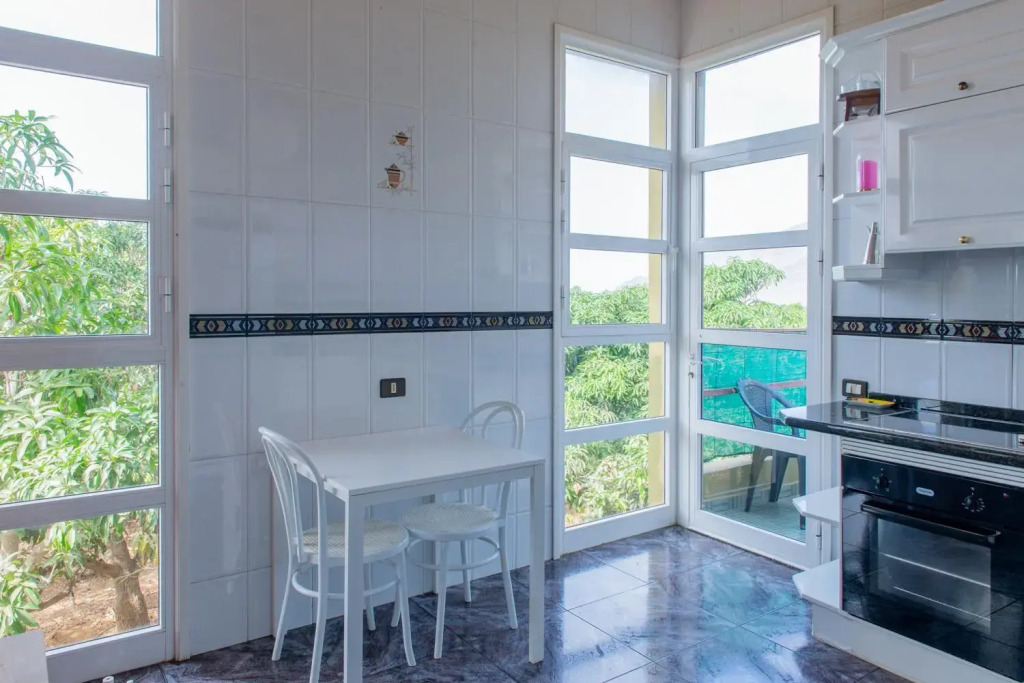 APARTMENTS ON AN ORGANIC FARM BY THE COAST, Frontera