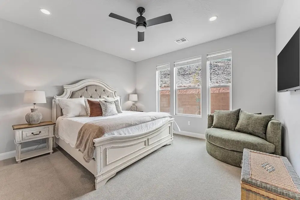 Desert Rose Hideaway 5 Bedroom Home
