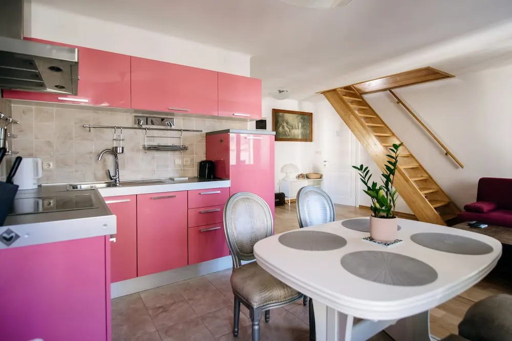Panorama Old Town apartment by DuHomes