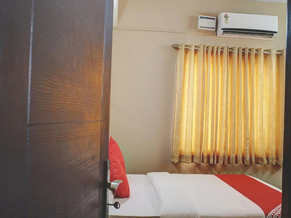 OYO 13670 Skylark Service Apartment