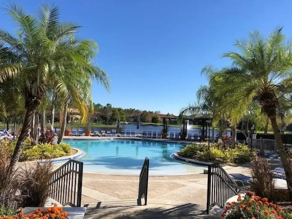3br, 2.5ba Townhome W/ Lake View, Sunny Rear Yard 3 Bedroom Townhouse by RedAwning