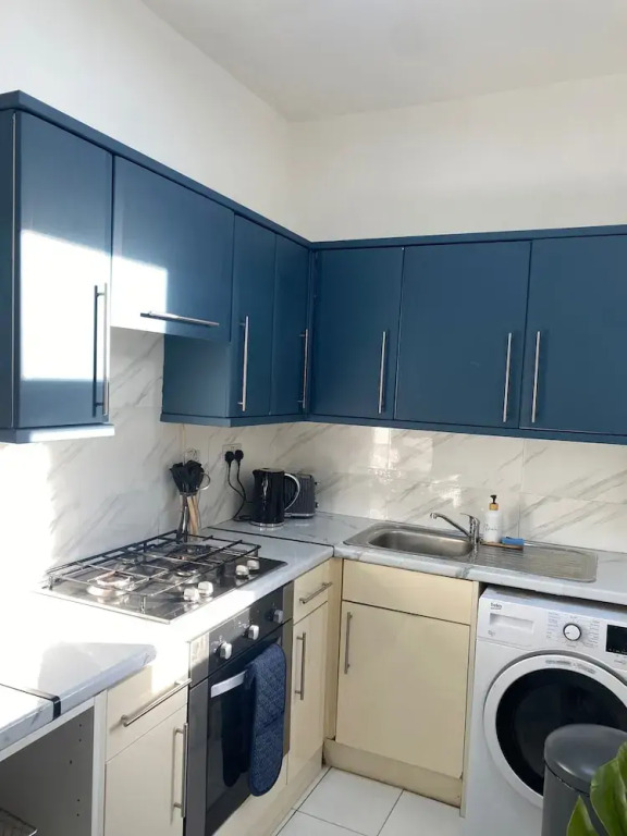 Spacious 2-bed Near Etihad-games Room-free Parking
