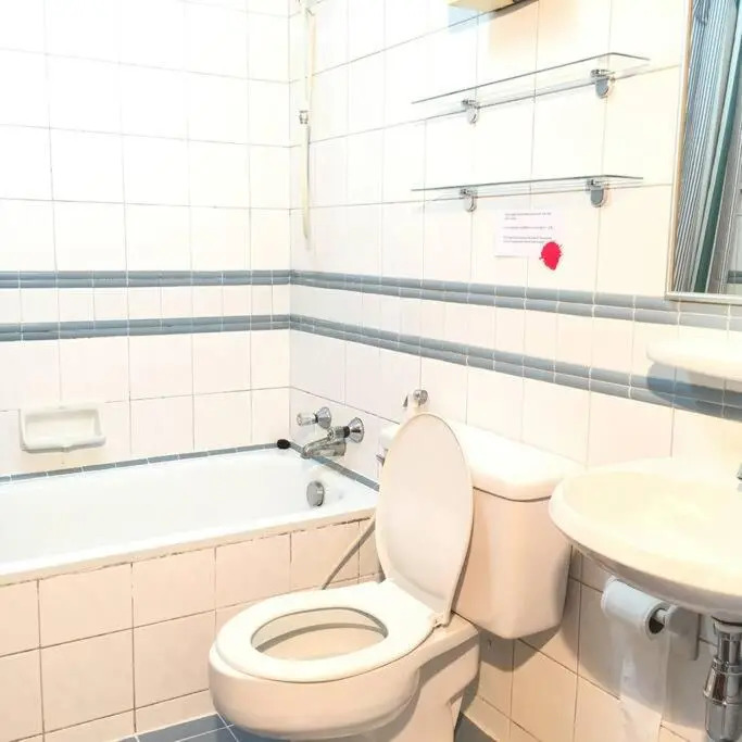 Super nice 4peoples,2 Fashion Rooms close to all central