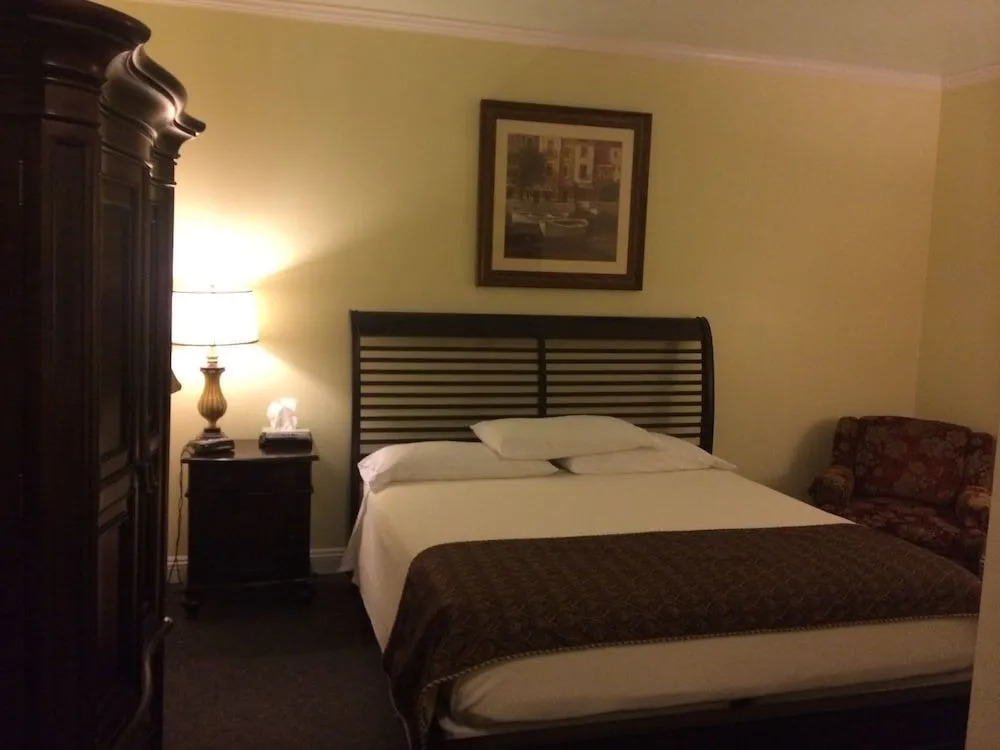 The City Hotel