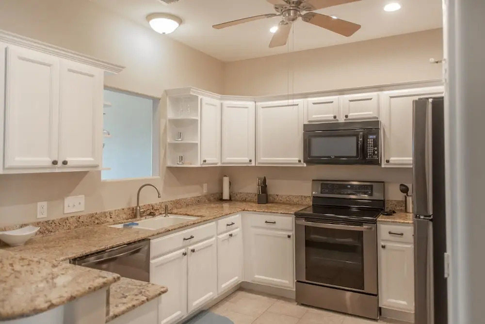 Easy Breezy 3 Bedroom Townhouse