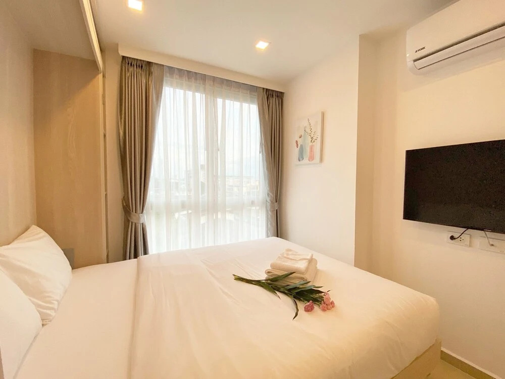 Modern 1 Bedroom Condo D619