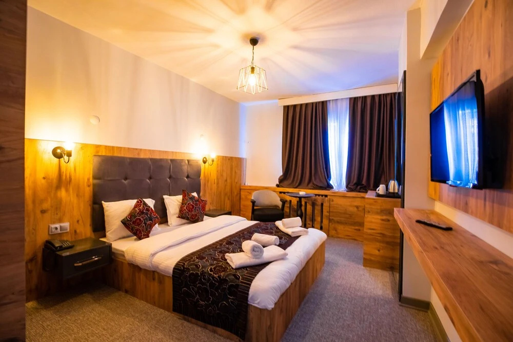 Otel 374