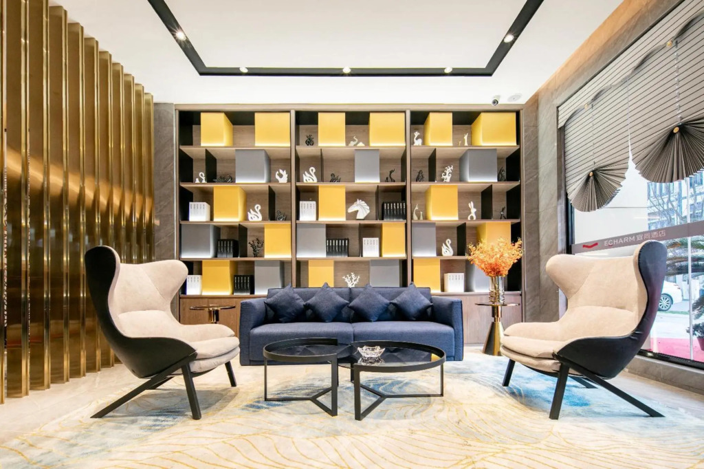 Echarm Hotel (Jingzhou Honghu Long Street)