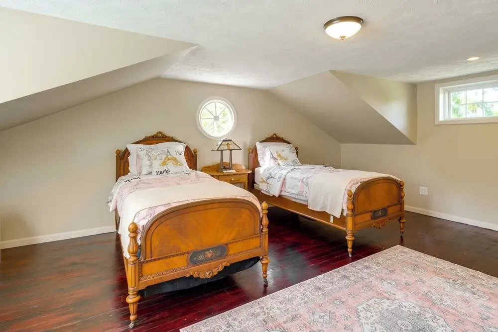 Near Lake Erie, Harbor & Parks: Conneaut Getaway!