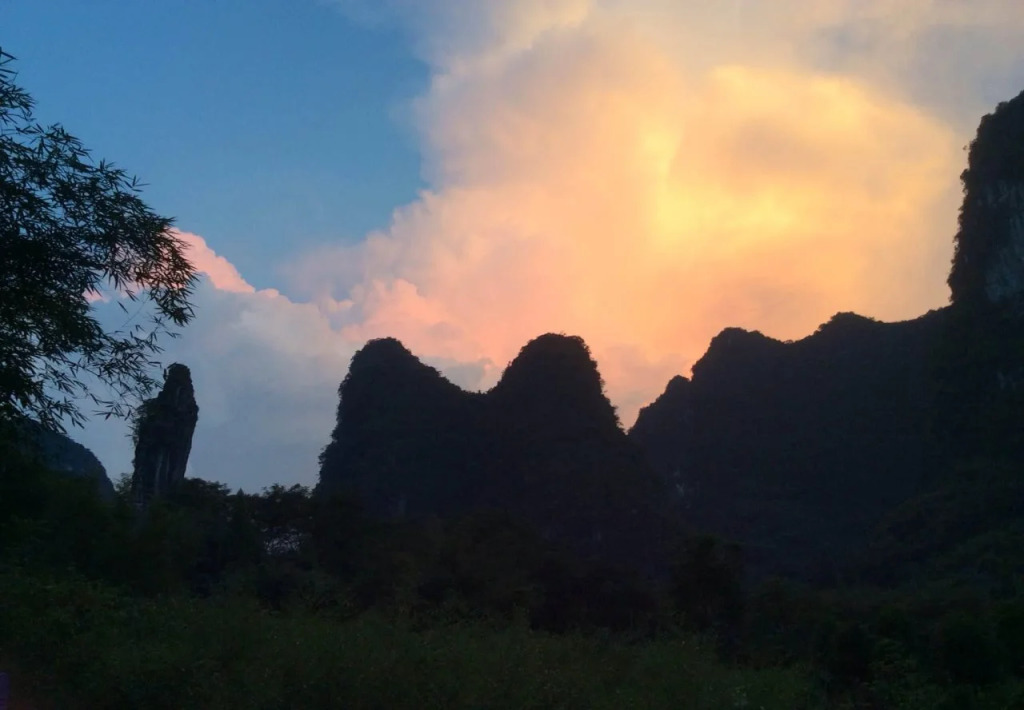 Yangshuo Peaceful Valley Retreat