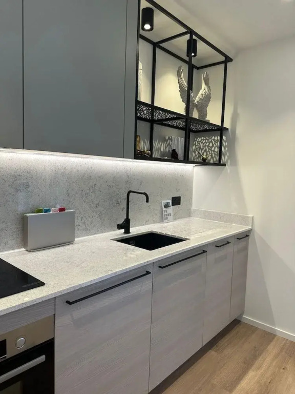 Beehive Suite - City Chic London Apartment
