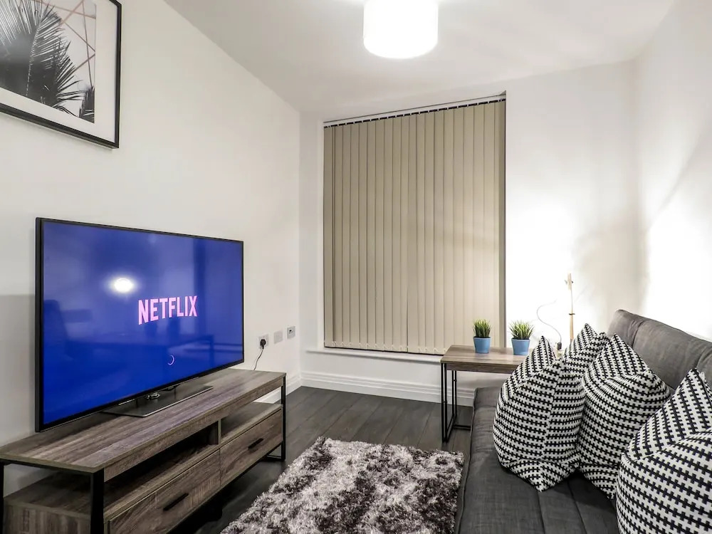 Tudors - JQ Apartments - Double & Twin