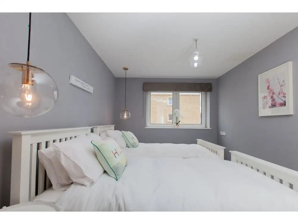 Homely, Hi-tech Modern Flat With Parking and gym