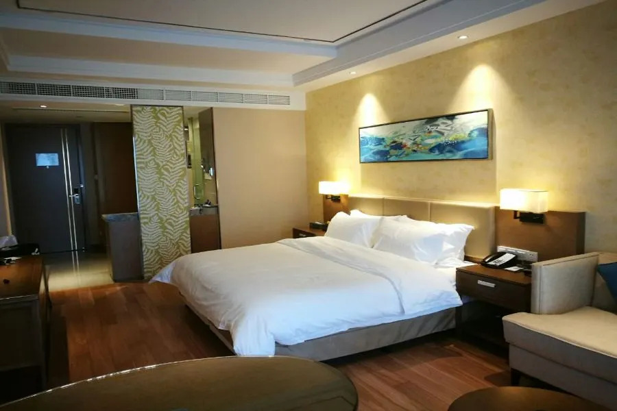Heyuan Holiday Hotel
