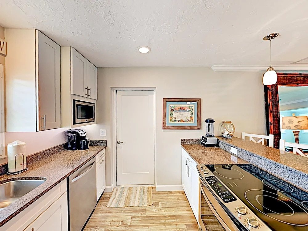 New Listing! Chic W/ Posh Outdoor Patio 2 Bedroom Home