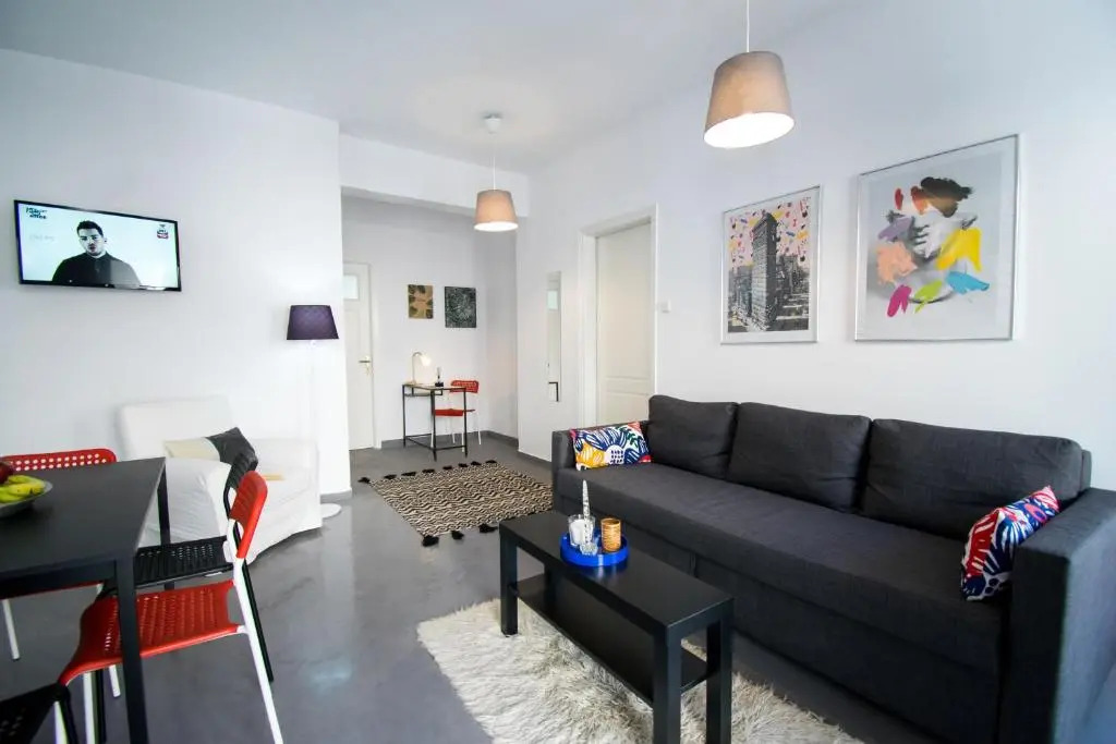 Destination Acropolis apt4