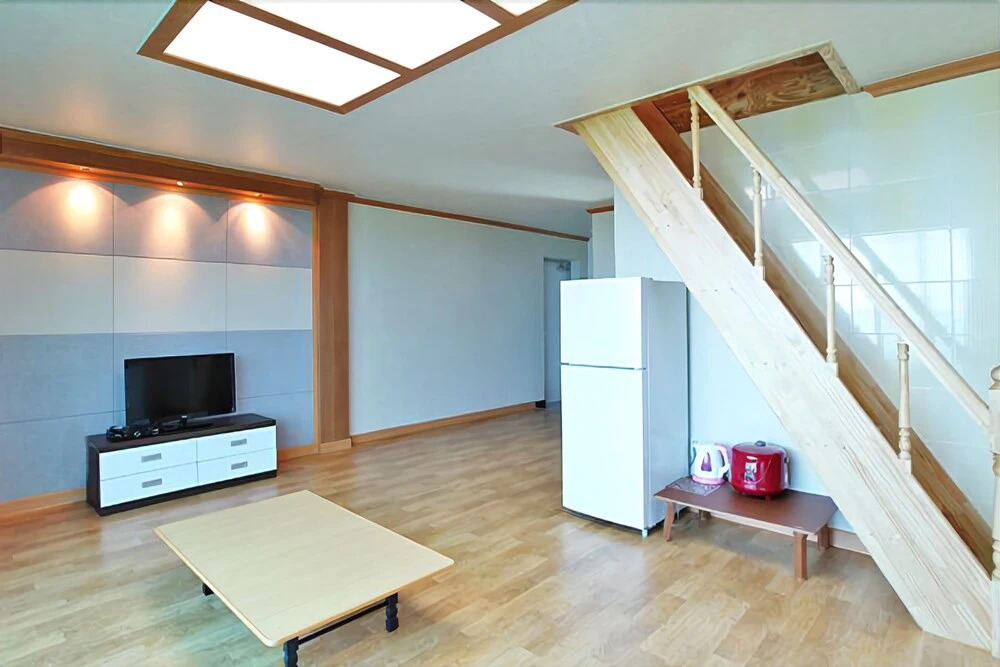 Gangneung Hillstone House Pension