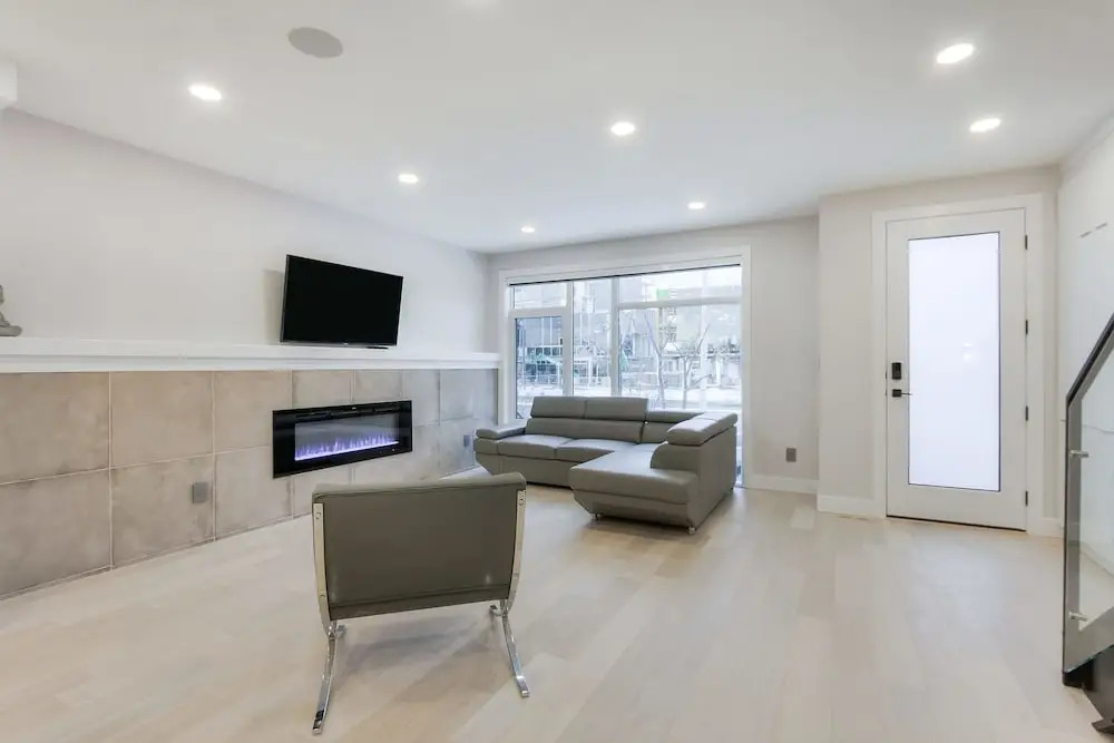 New Luxury Townhome 23