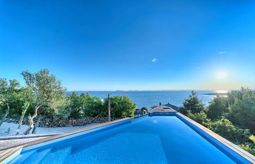 Golden Haven Luxe Glamp Resort