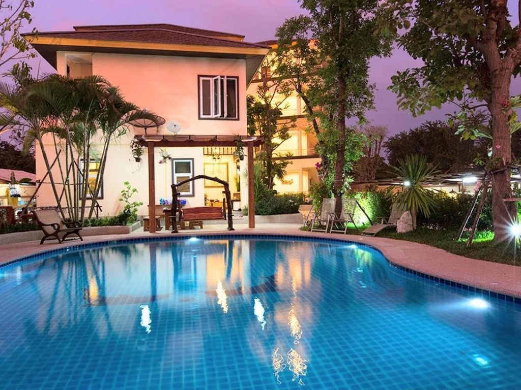 Baan Nam Poon Resort