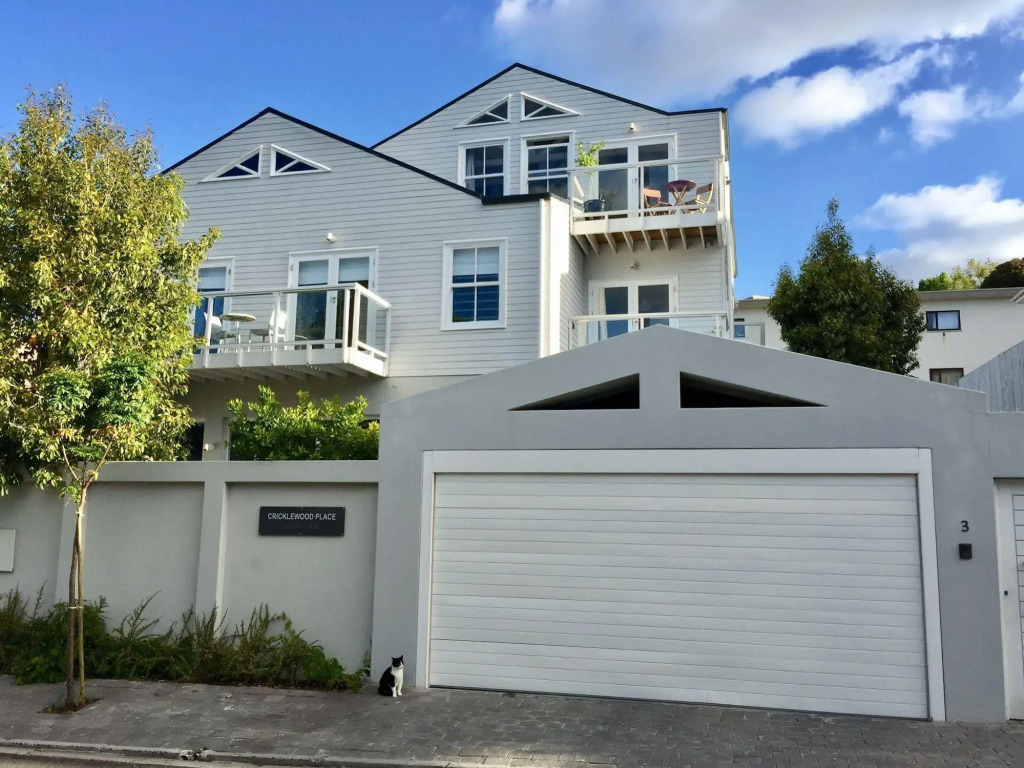 Cricklewood Place Luxury Holiday Homes