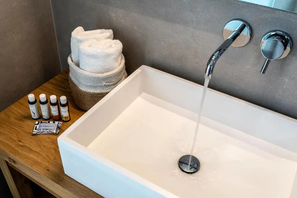 Thira Gold Suites