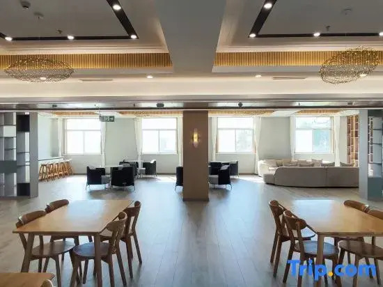 Yililan Hotel (Baiyangdian Never-Sleeping City Branch)