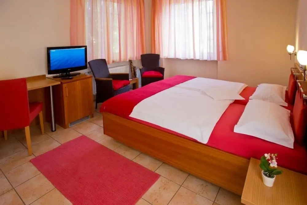 Rotenberg PT Hotel