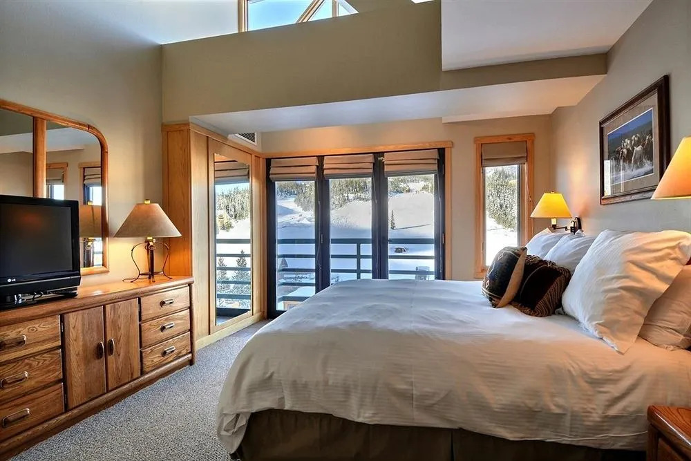 Beaverhead Condos at Big Sky Resort