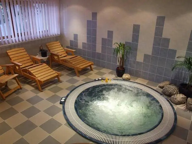 Hotel v Nebi