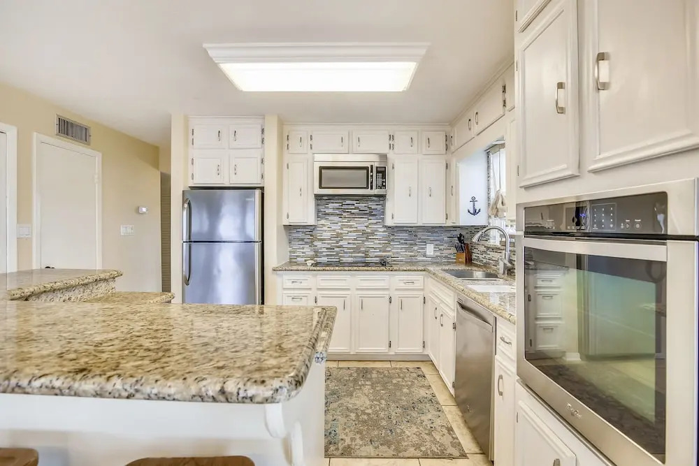 Reel Me In - As Seen On Tv! 5 Bedroom Home
