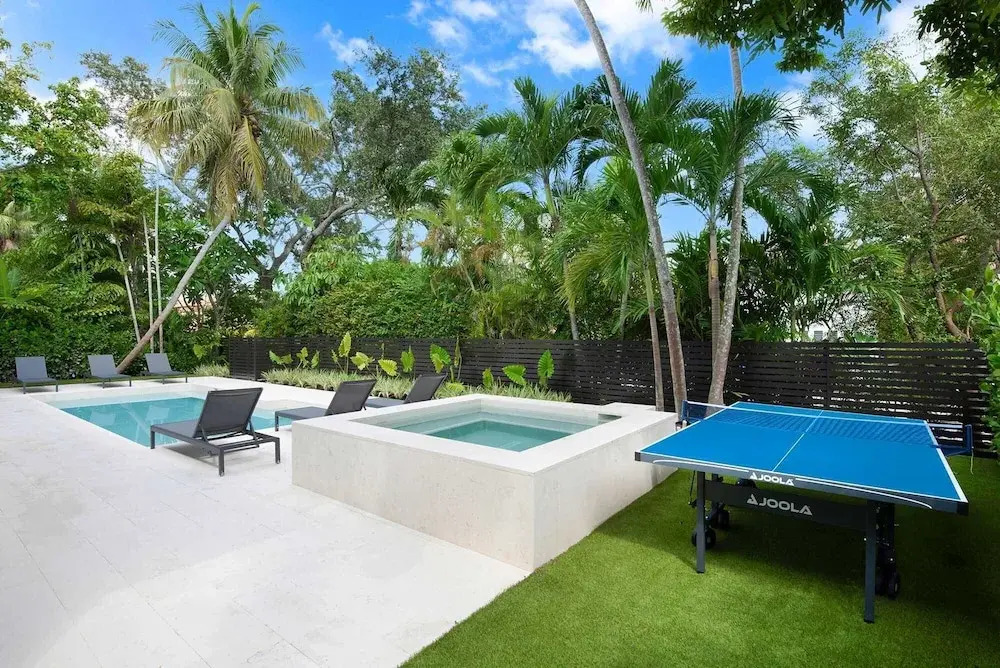 Villa Granada by Rove Waterfront W/pool, Hot Tub