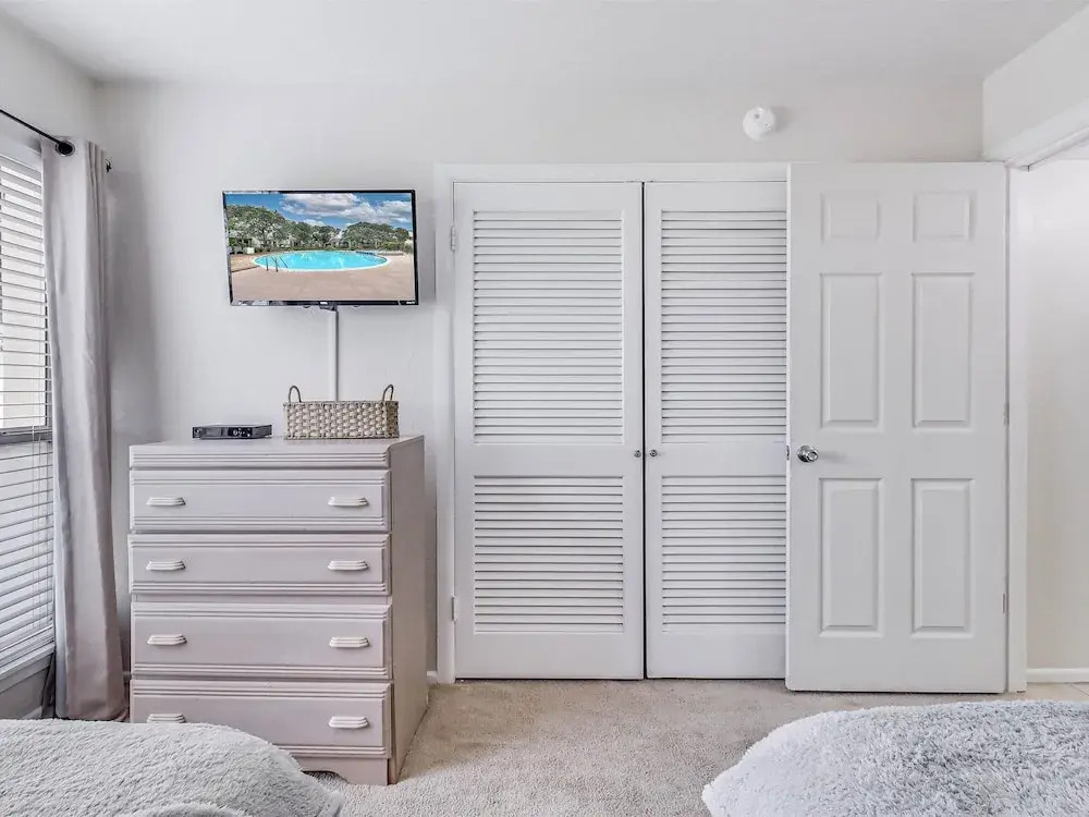 Adventure House Rryc17 2 Bedroom Condo by RedAwning