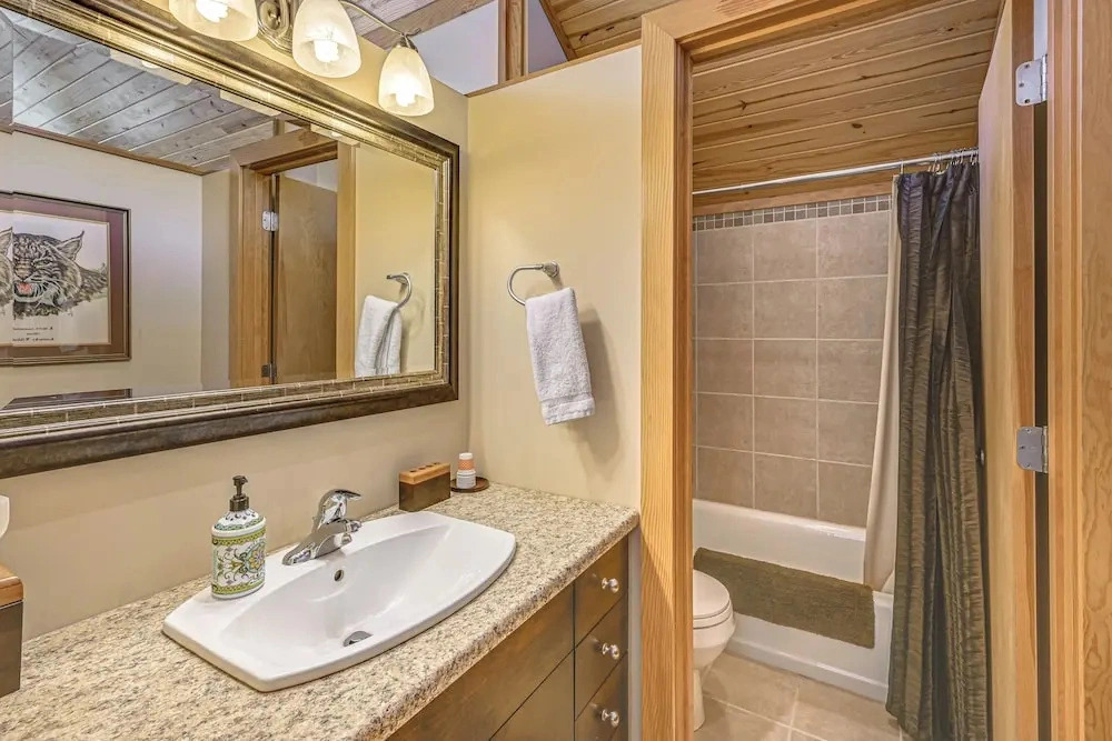 Fun w/ Family! Lakefront Gem in Jamestown w/ Dock
