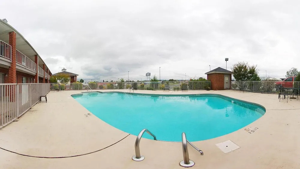 Quality Inn Russellville Area