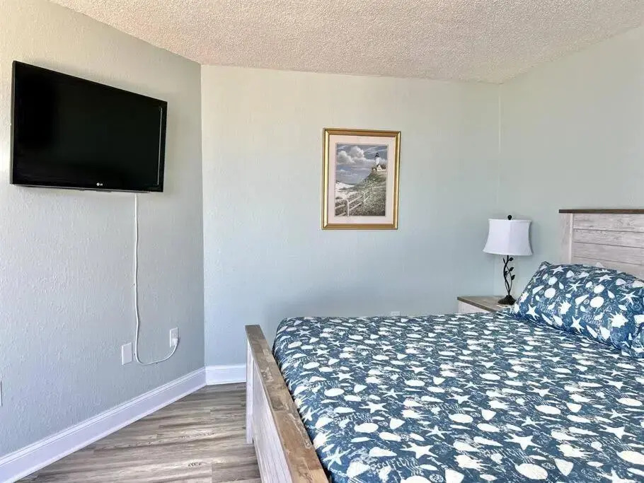 *OCEANFRONT FRESH RENO*KING Bed*Pool*Hot Tub*Approved Dogs*W54