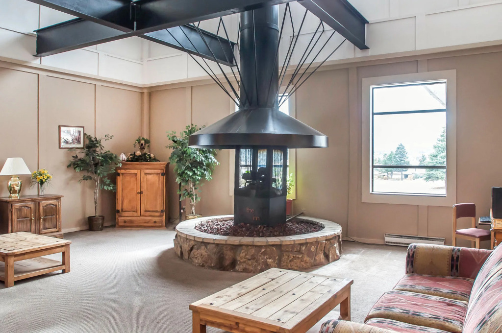 Expedition Lodge Estes Park at Rocky Mtn National Park
