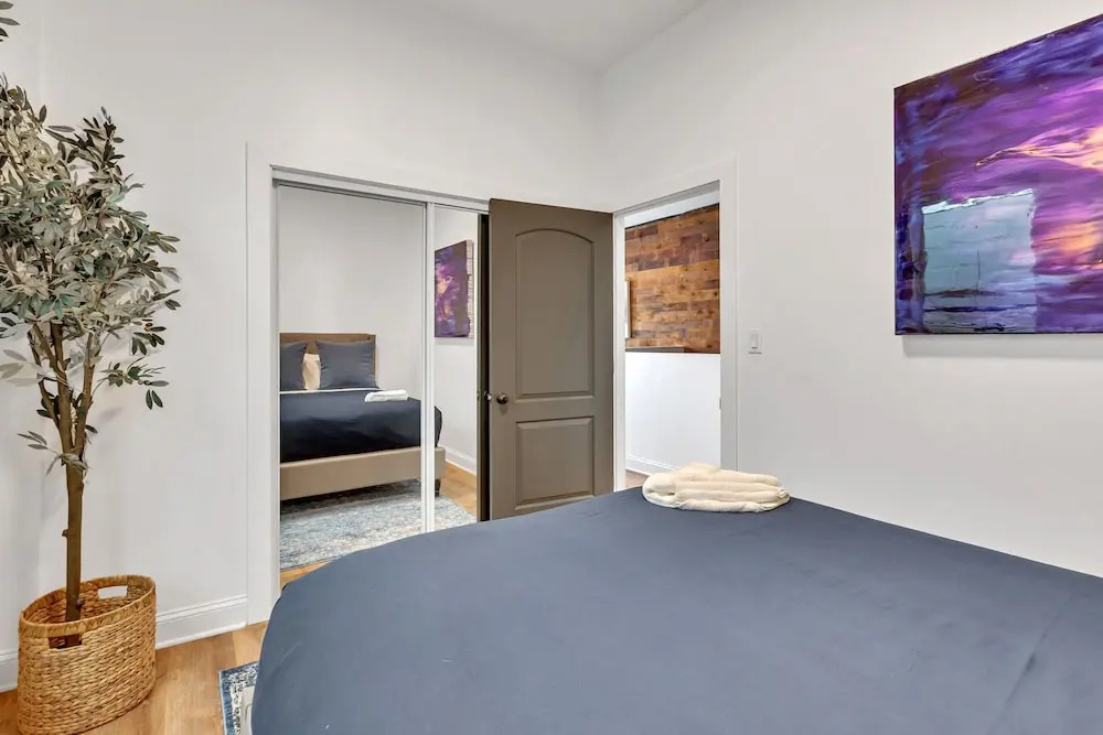 Bright Modern 4Bd 2Ba in the Heart of Wrigleyville by AllSet Turnover