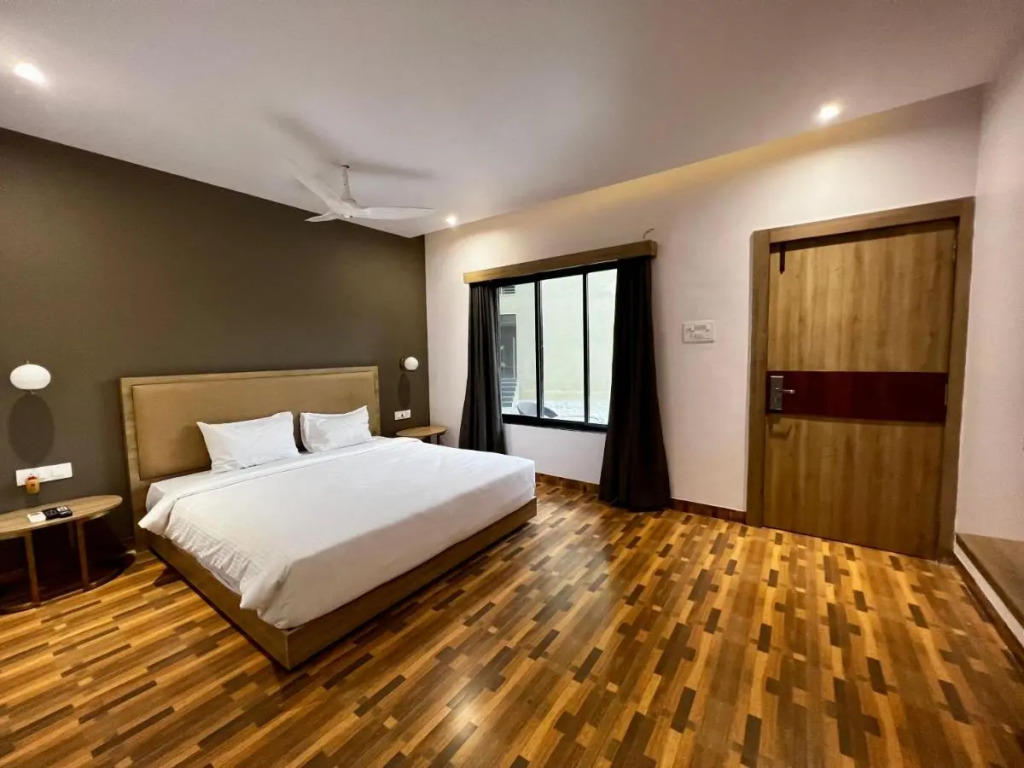 Paramount Riverfront Resort & Spa