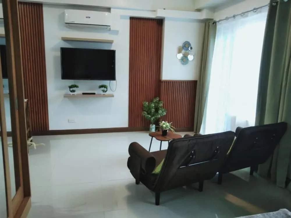Spacious Studio Unit With Balcony and Seaview
