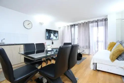 Gorgeous 2 Bathroom Woolwich